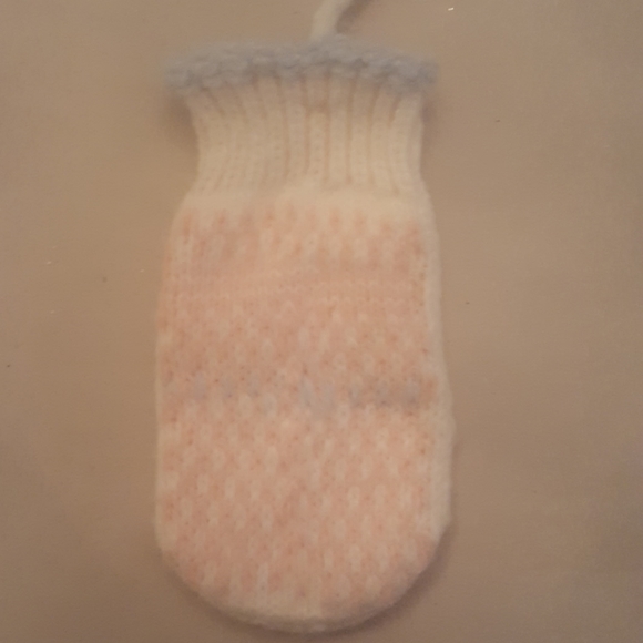 Vintage 70s Knitted Bunny Mittens Pink & Blue - Picture 4 of 4